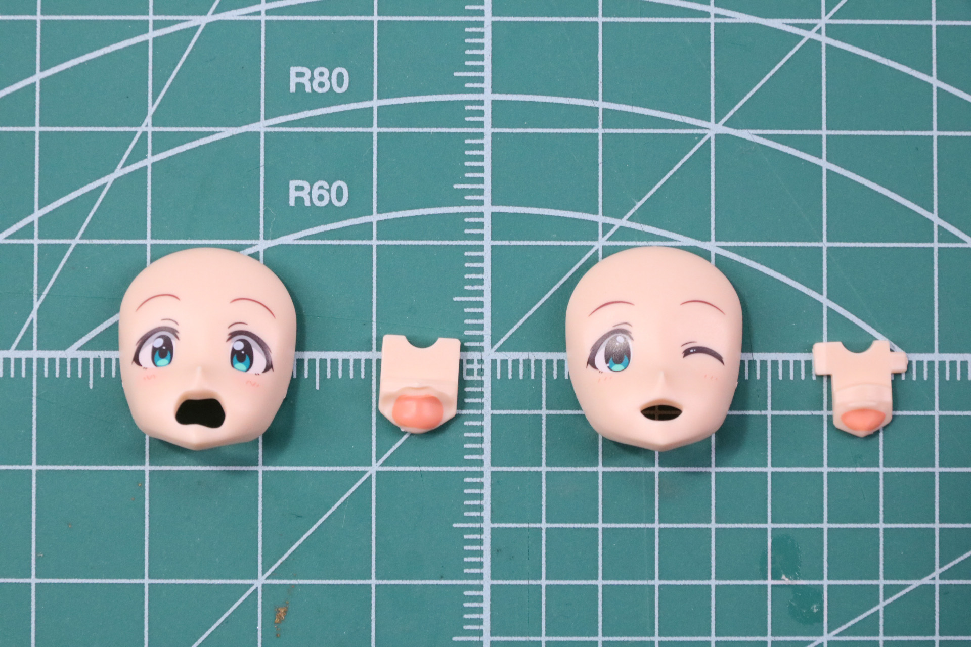 フェイスパーツの組み立て