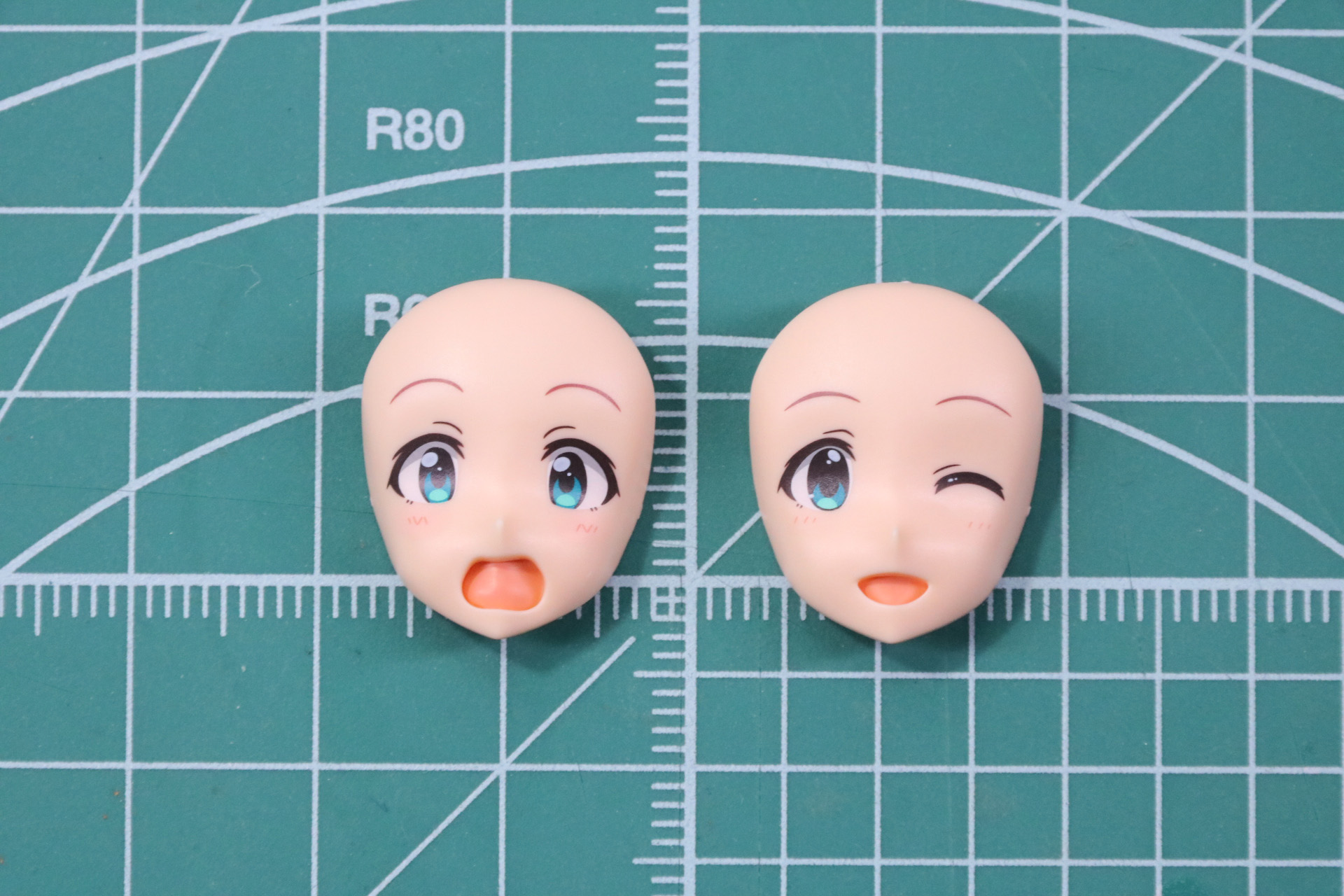 フェイスパーツの組み立て