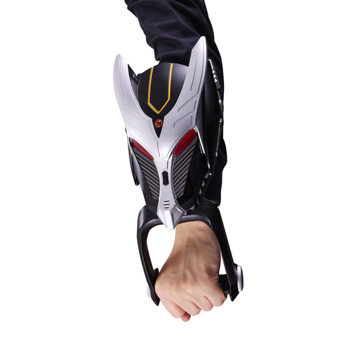 仮面ライダー龍騎」より仮面ライダーリュウガの召喚機「ブラック