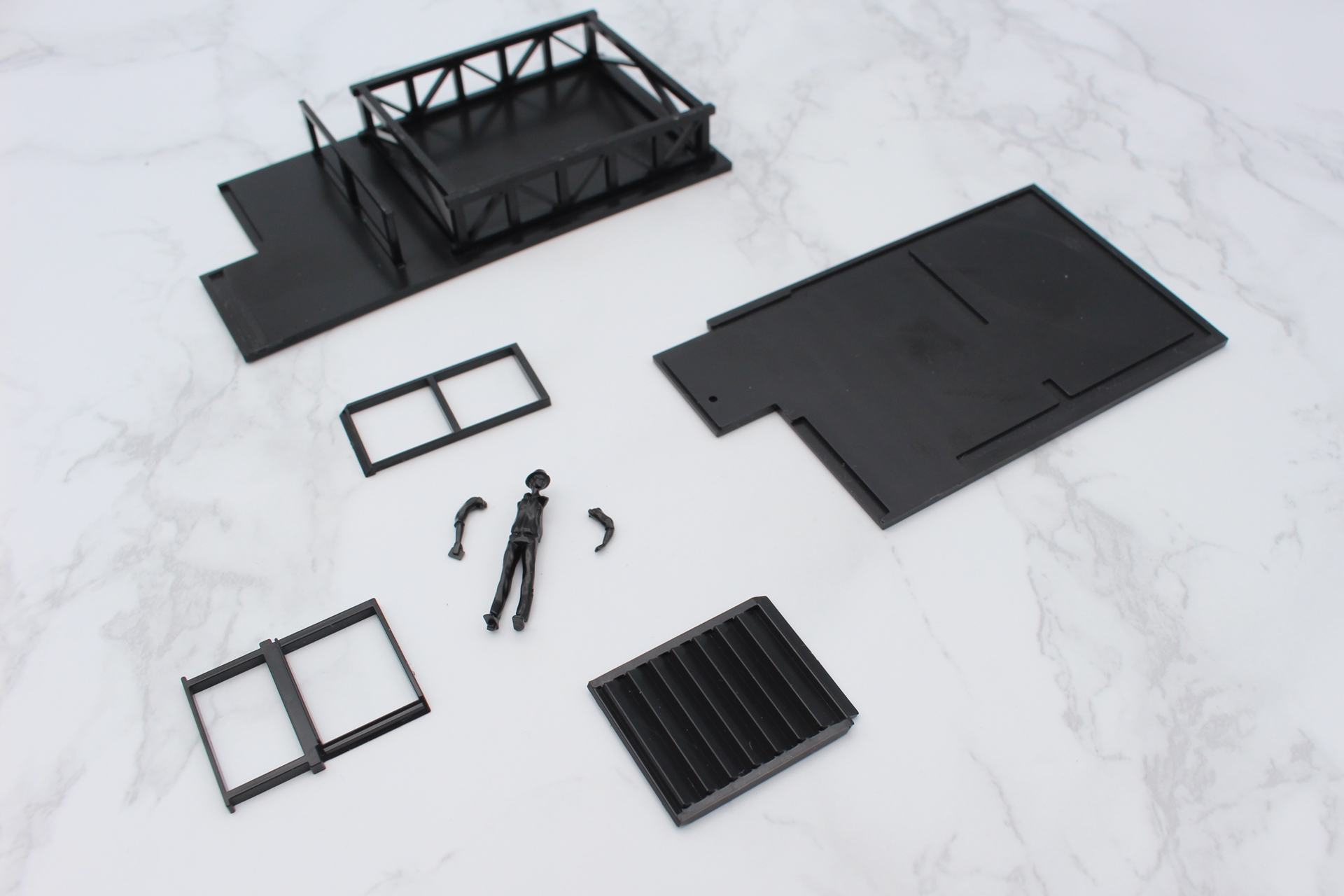 床、階段、人物の組み立て