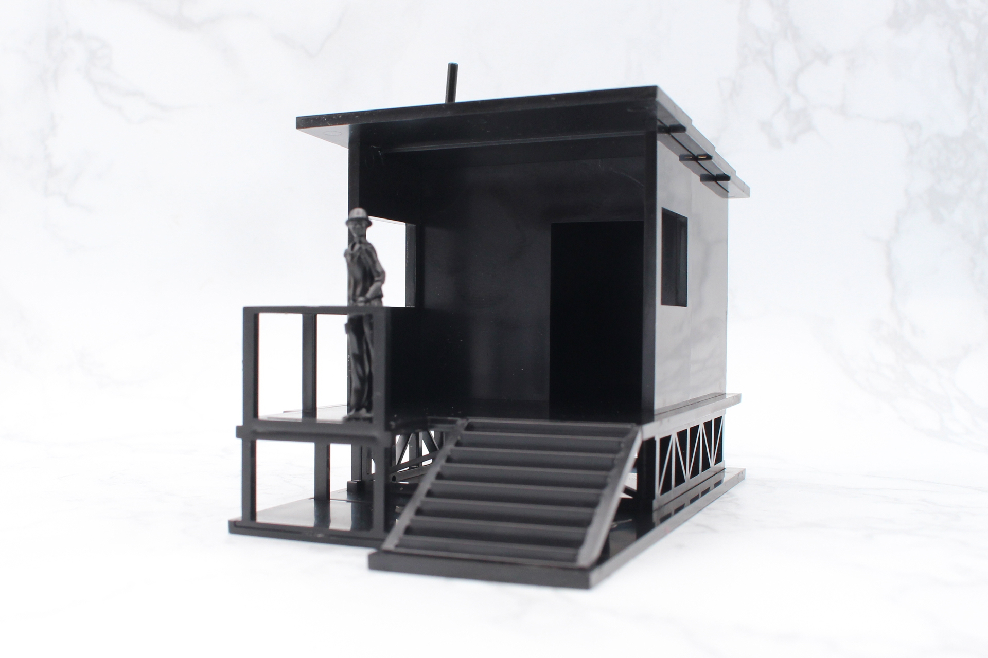 実際の映像には見えていないが、テラスの奥にも扉らしき穴がある。中を作り込んでみるのも面白そうだ