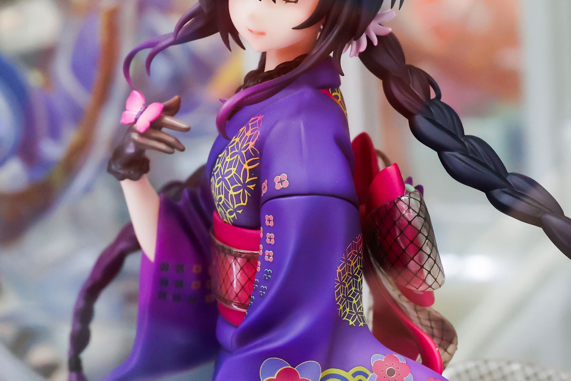 着物の色彩も美しい