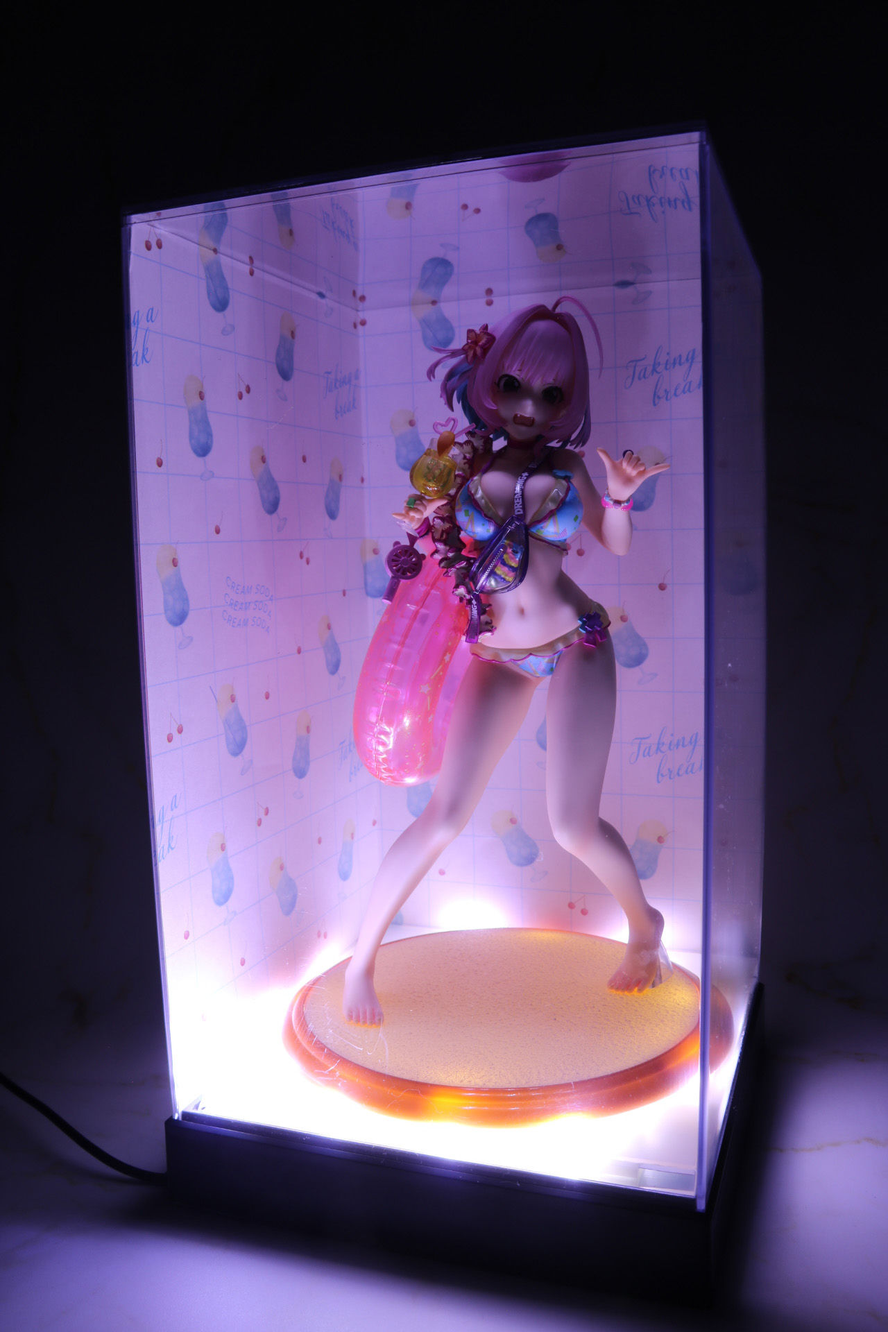 暗い場所でのライトアップは顔まで光が届いていない