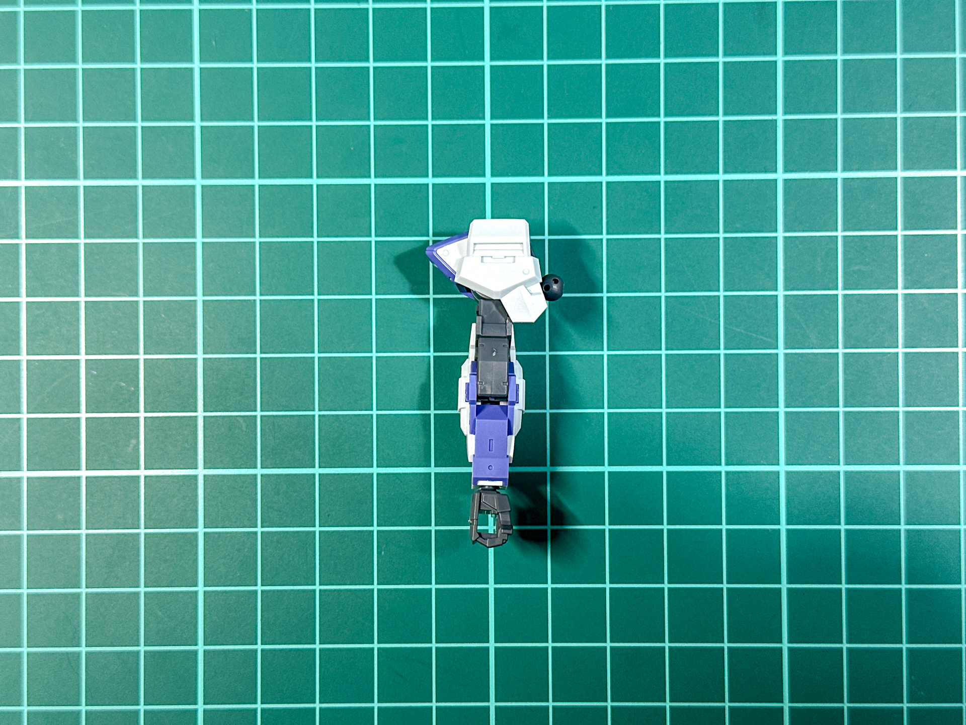 本機のハンドパーツは一体成形とすることで切り離すだけで完成となります。