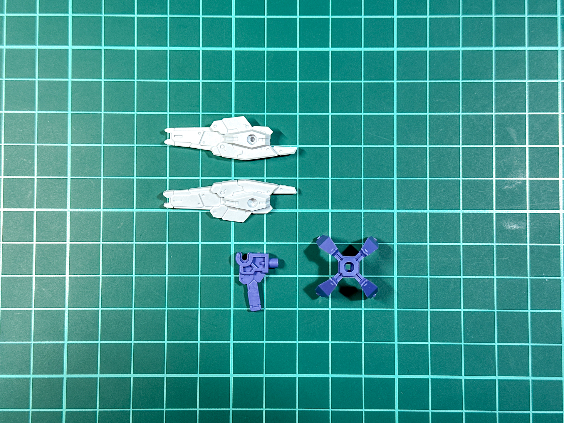 ハンドガン型ロイロイは4パーツ構成となります。