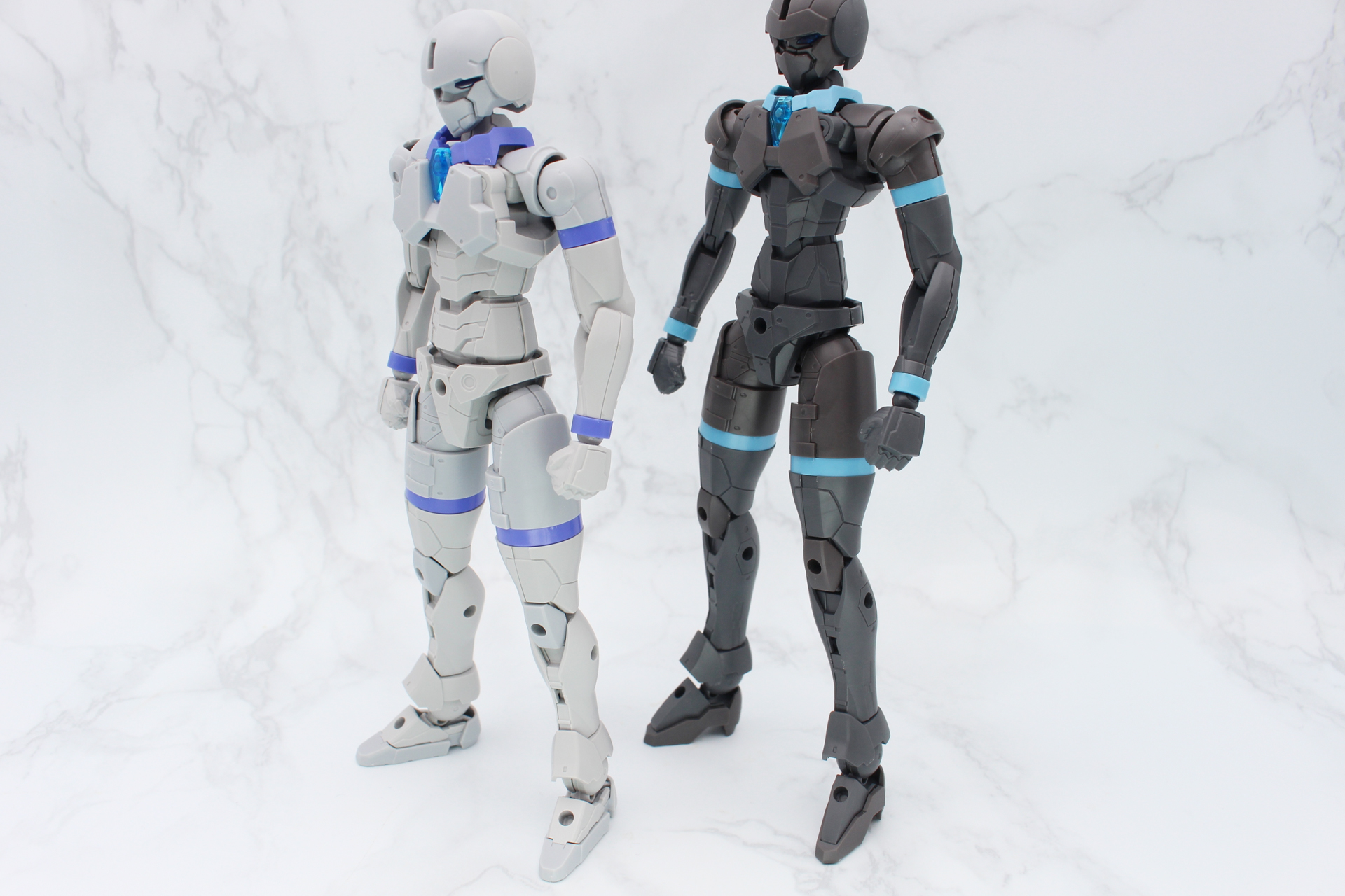 頭部、胴体、前腕、脛、足首などに違いがある