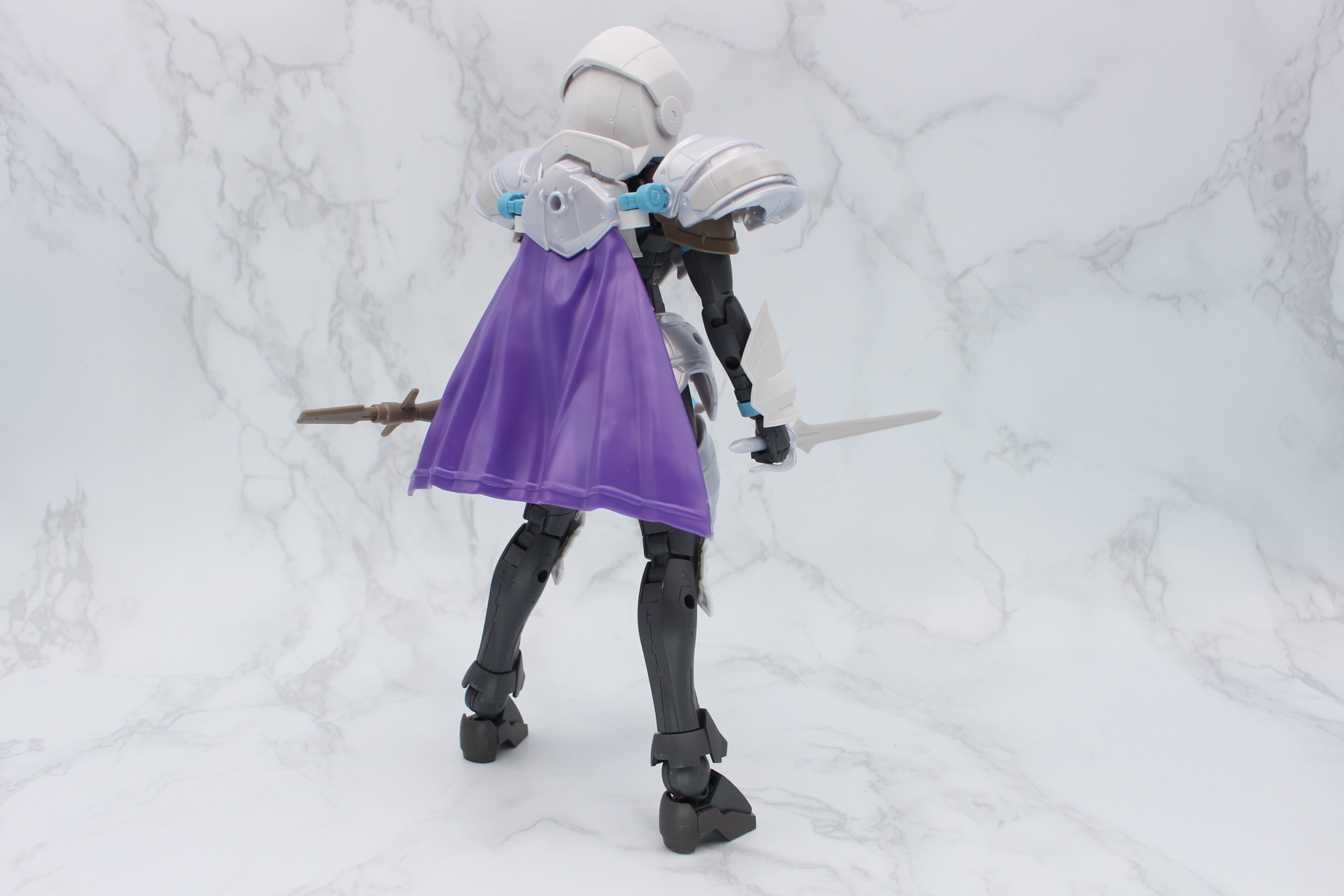 武器を装備したリーベルエンチャンター