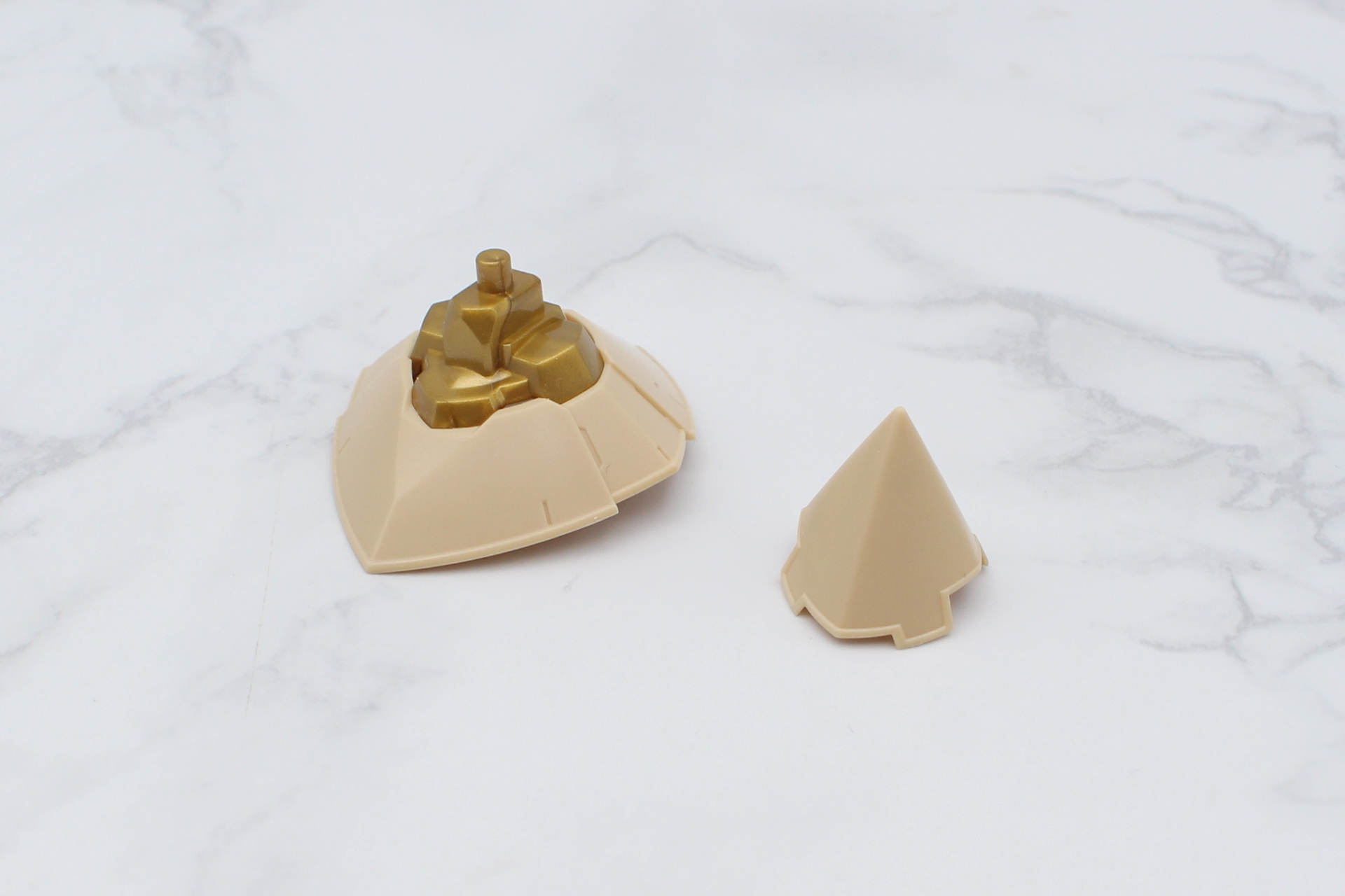 帽子を組み立てる