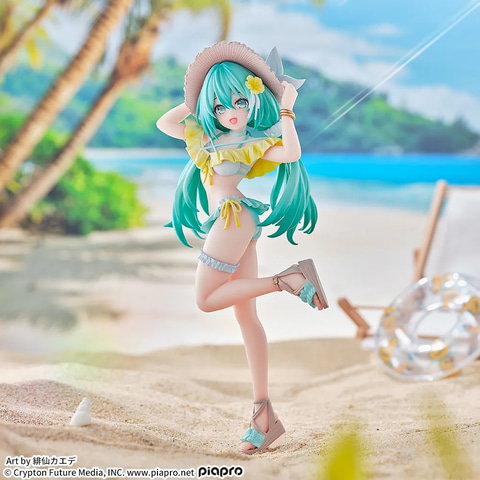 麦わら帽子と水着の夏らしい装いの初音ミクがプライズフィギュア