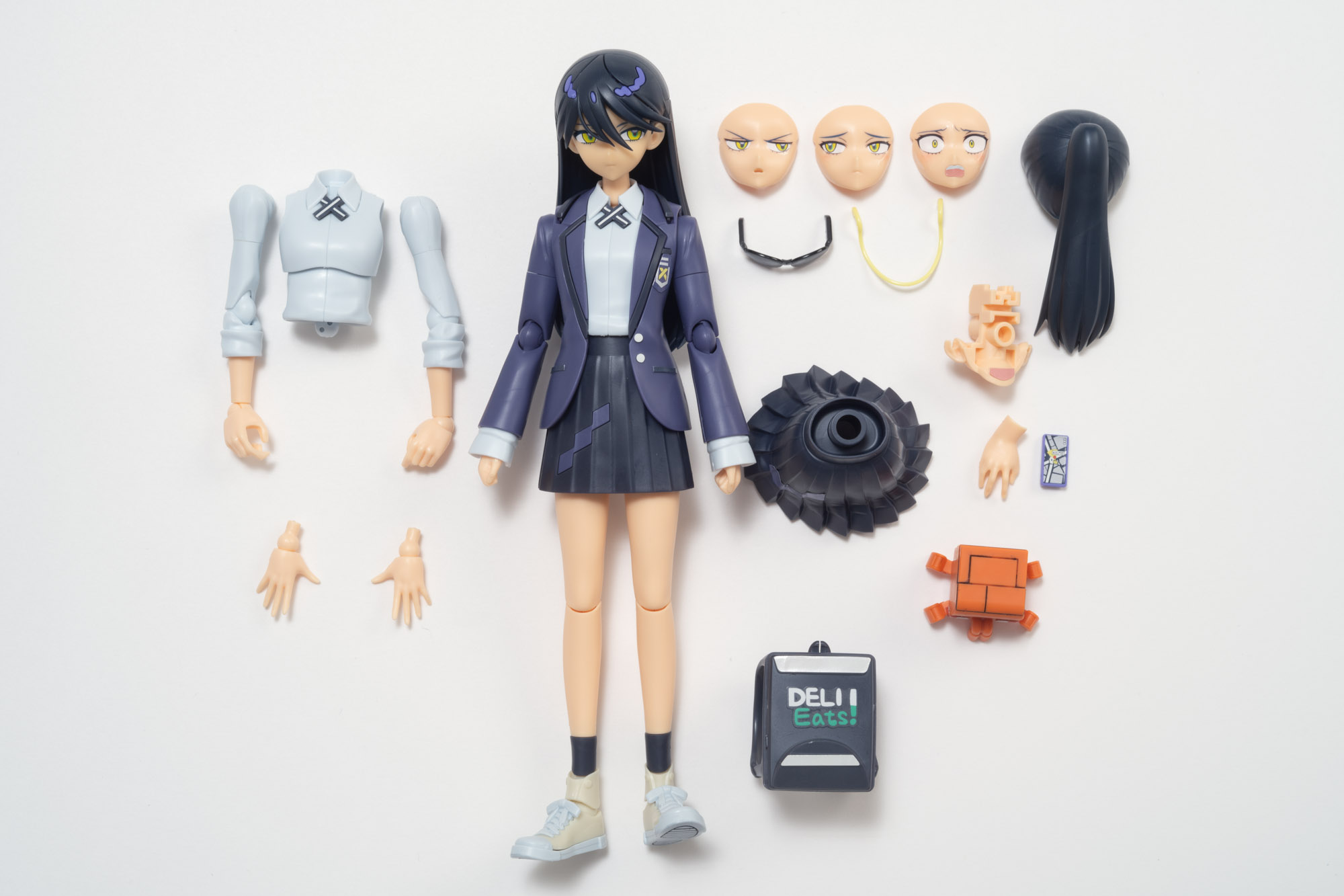 全パーツを並べてみると、さまざまなパターンを妄想できる！顔のパターンをいろいろ変えられるのは非常に良い！
