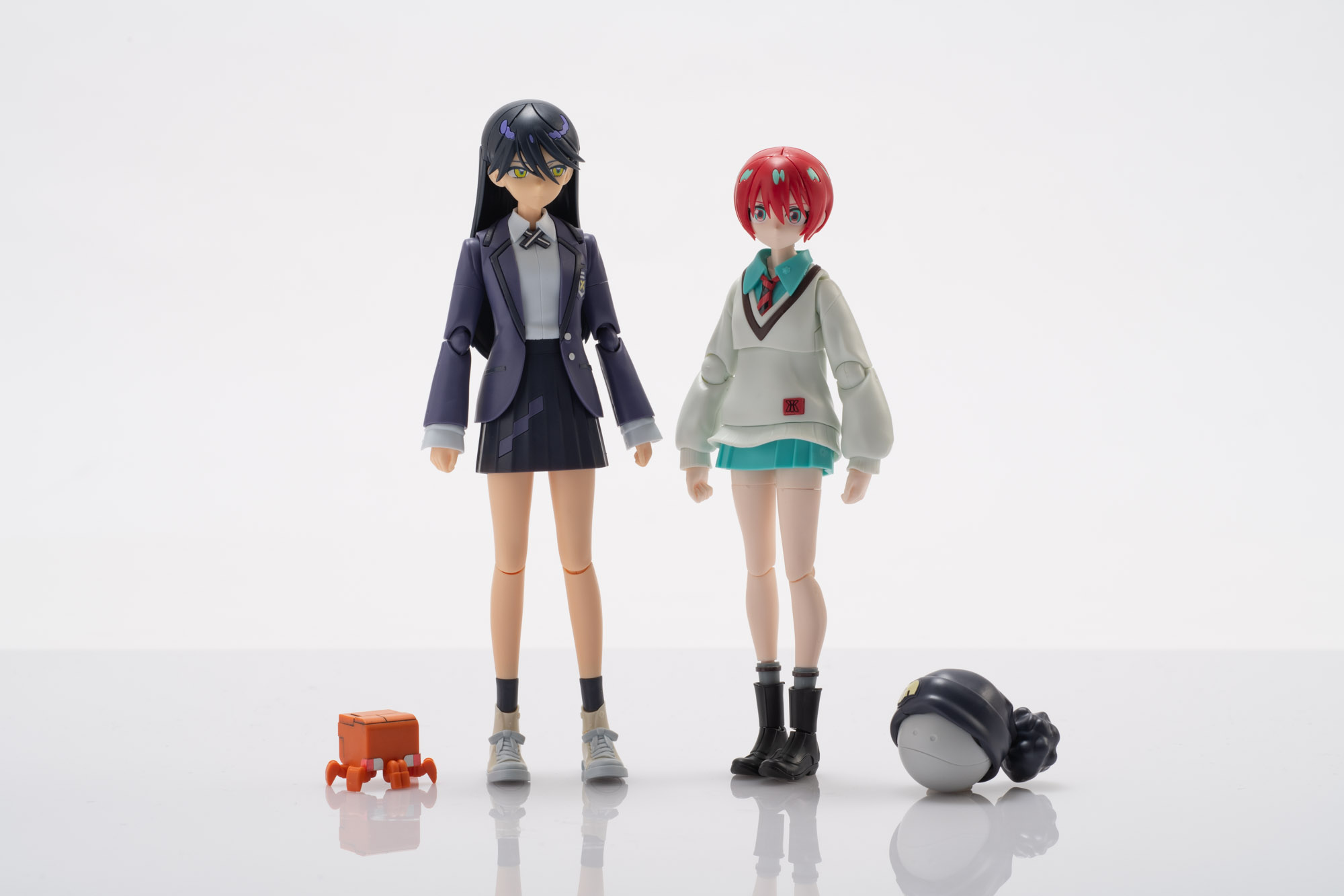 マチュと並べると身長差も細かく再現されている。肌色の違いも必見だ。