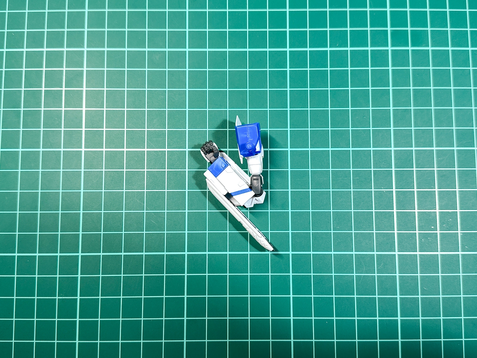 肘関節は約135度可動します。