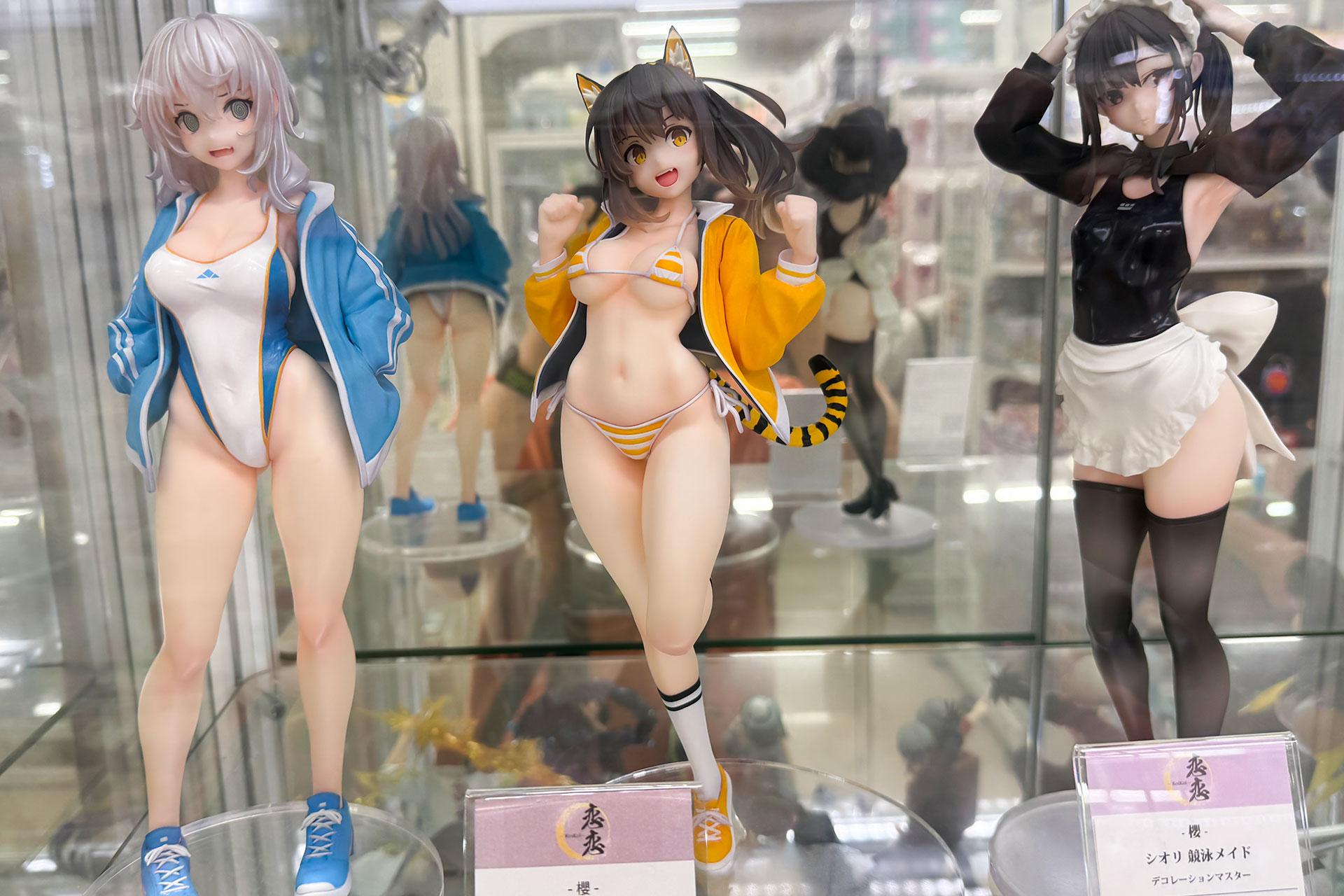 フィギュアの素材はPVCとABSで、全高は約265mmだ