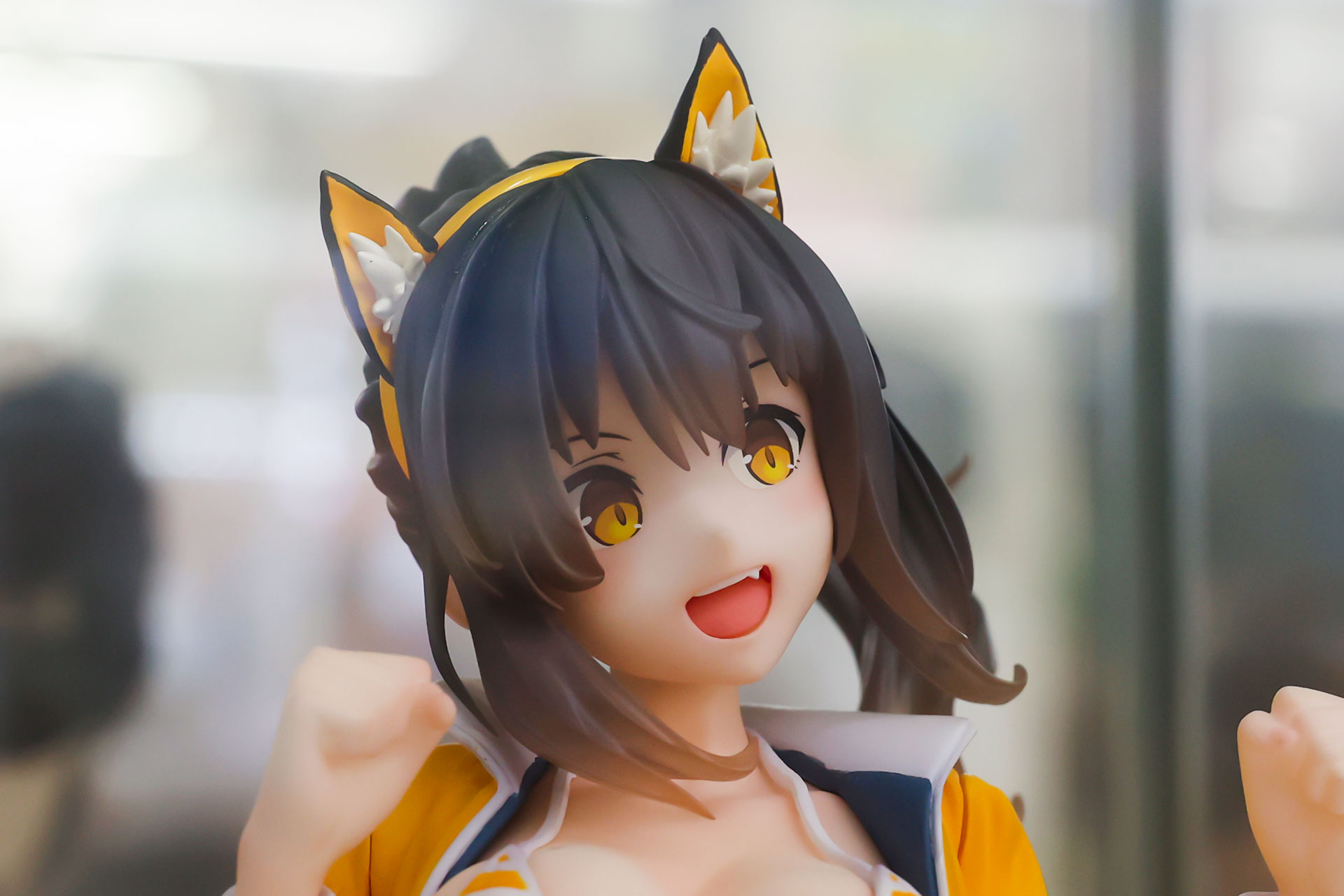 頭にはケモミミのカチューシャが付けられている