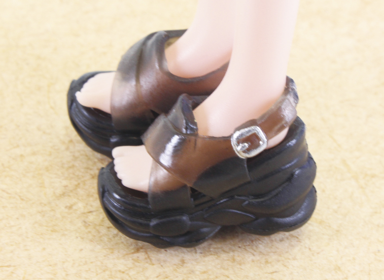 「クリアスポサン（ブラック）」の使用例