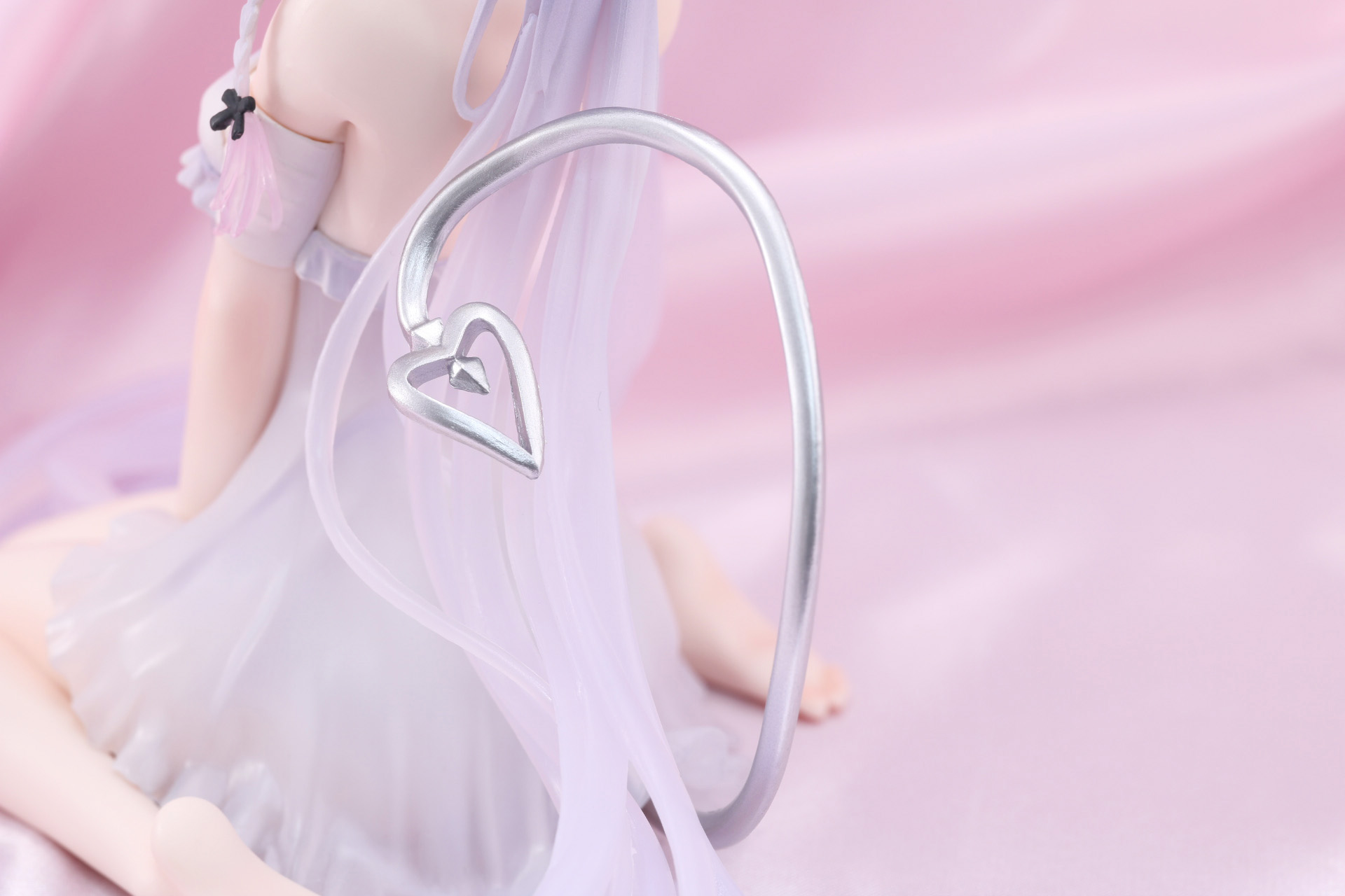 尻尾もきらめくようなシルバーの仕上がり