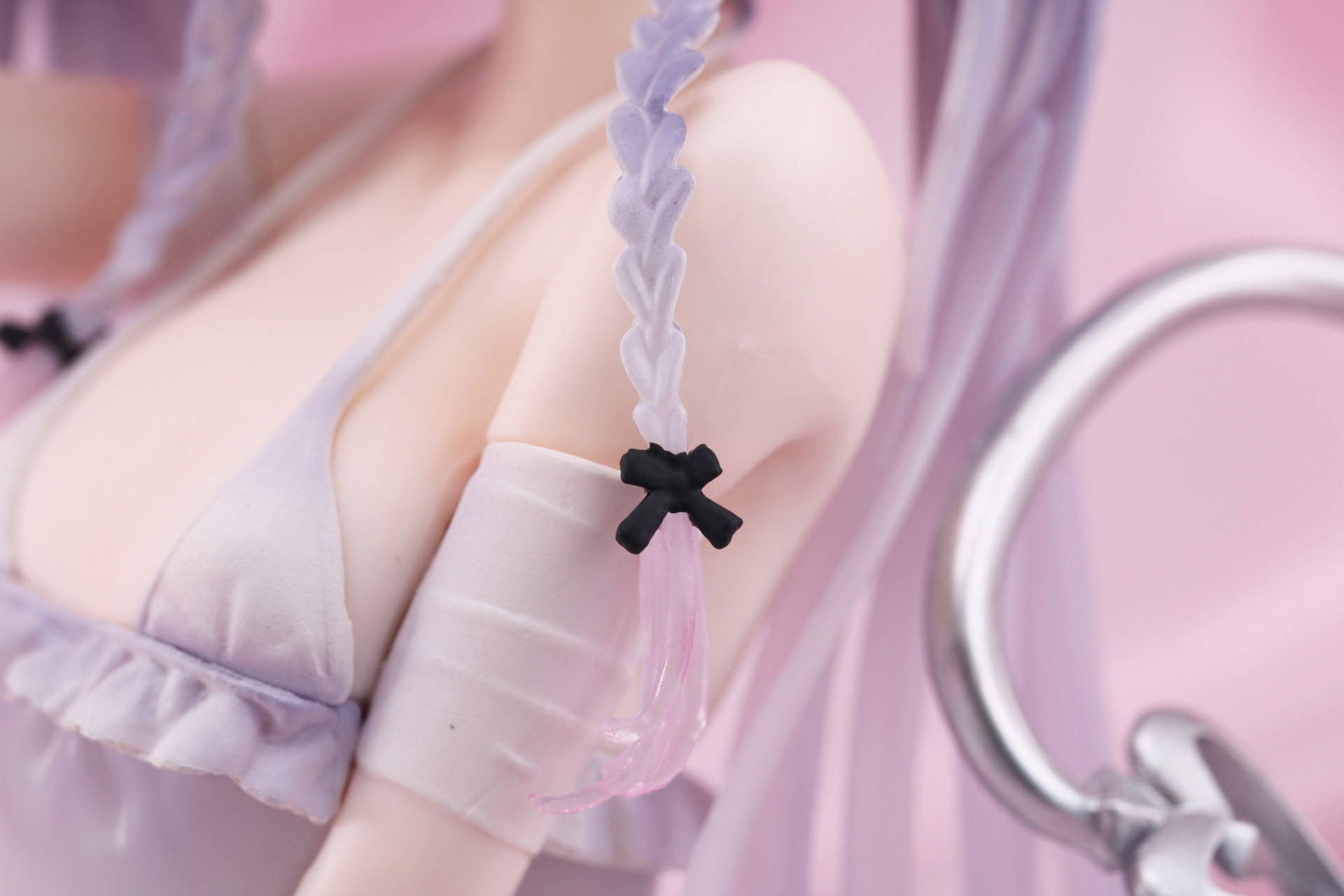 三つ編みの毛先にもグラデーションが施されている