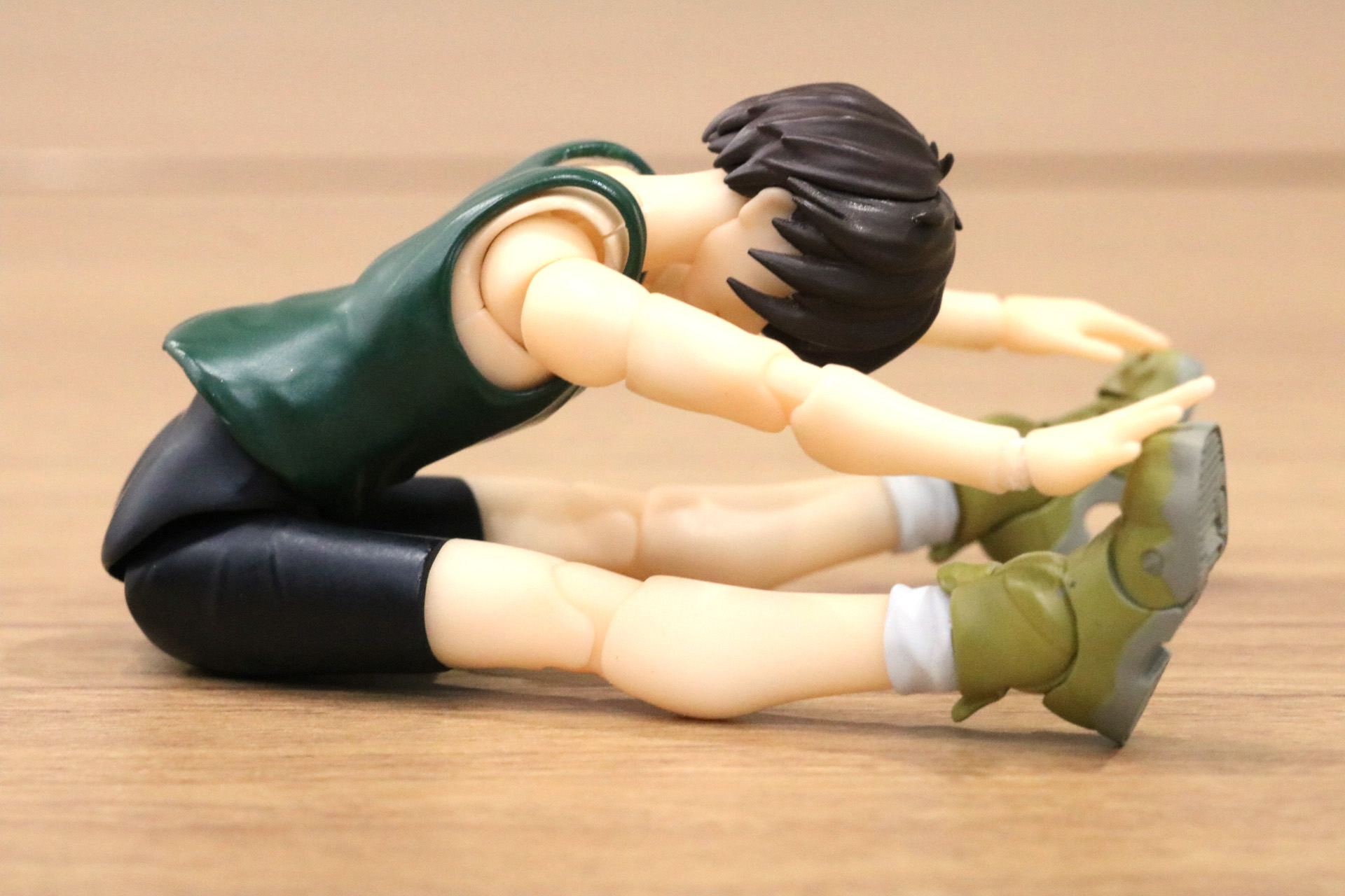 腰と股関節の引き出し機構により前屈姿勢を取ることも