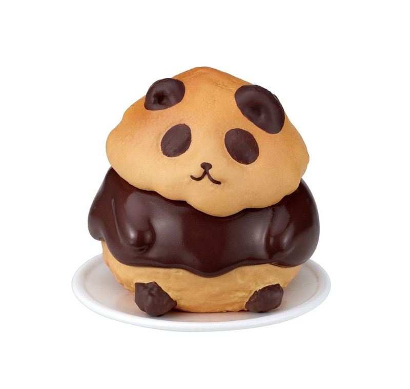パンダモチーフのチョコレートシュークリーム。キュートな見た目に対して甘さは控えめ。濃厚でほんのりビターなチョコレートは大人の味。甘いものが苦手な人にもおすすめ