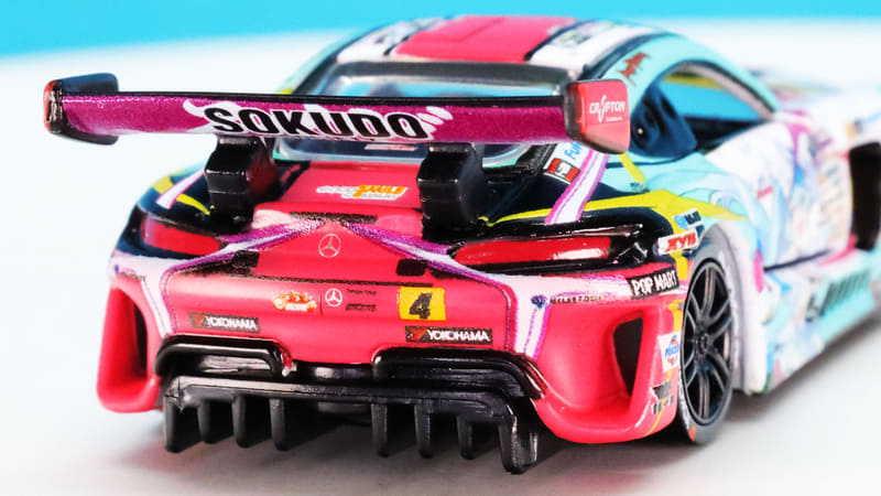 リアのランプを含めた塗分けの緻密さ！