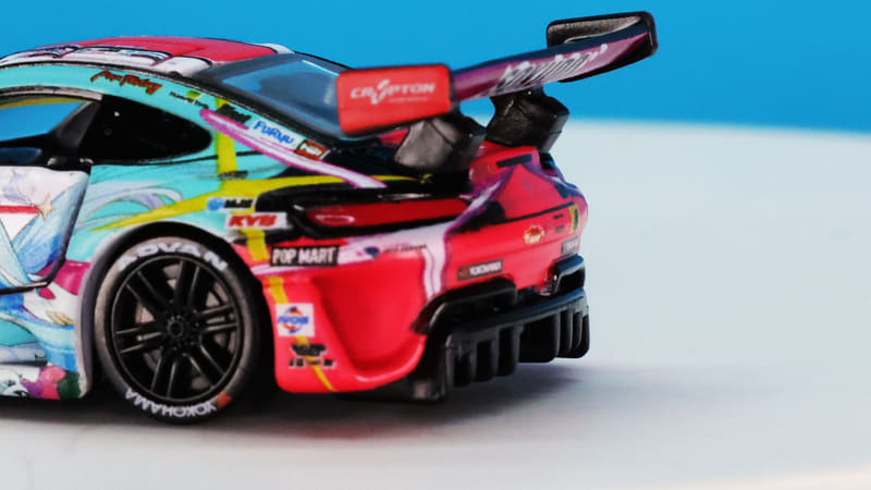 ウイングサイドもプリントが！