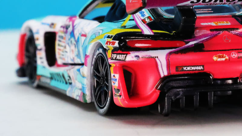 リアフェンダーエンドのエアーアウトレットも深いえぐれになっています