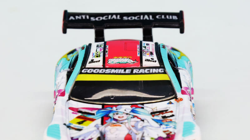 フロントウインドウにはハチマキをプリントしています