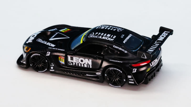 富士スピードウェイのホームストレートを疾走する姿が見えてくるようです