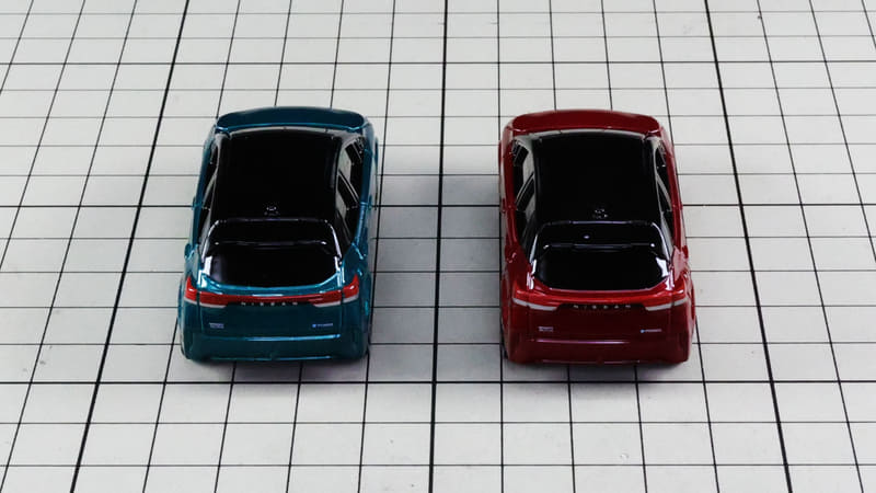 リア：カタマリ感もありつつ高級感も感じさせる