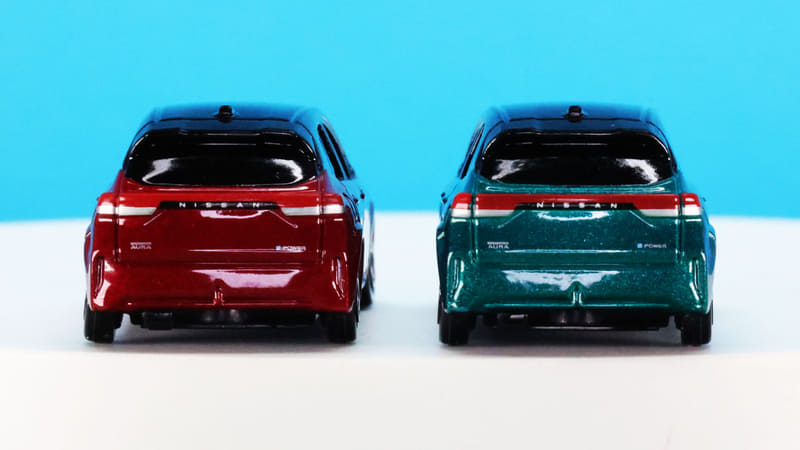 バイオレットカラーは光の当たり具合でその色合いが変化します