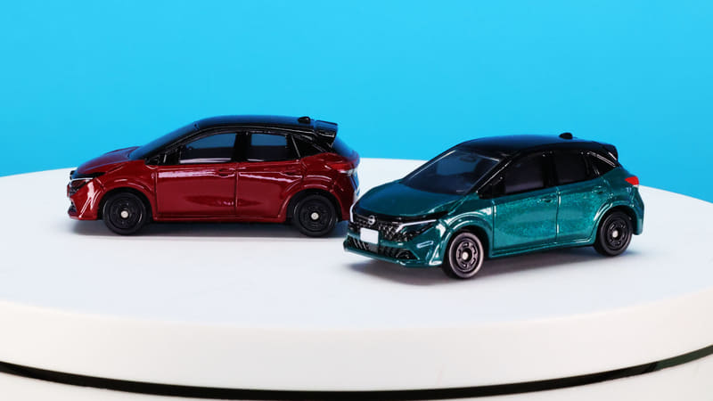 ルーフ周りはブラックになっていてツートーンカラーになっています