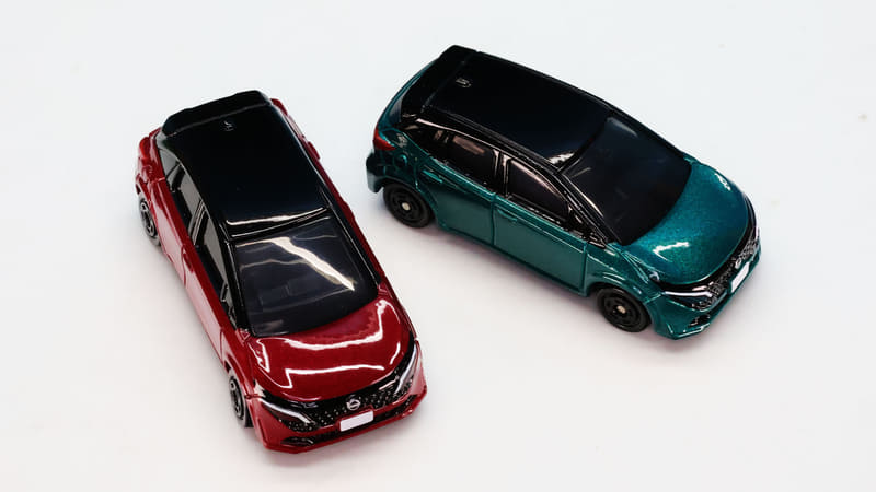 ルーフ周りはブラックになっていてツートーンカラーになっています