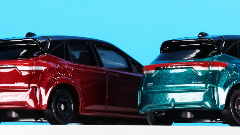 ルーフのリアエンドにはエアロが確認できます