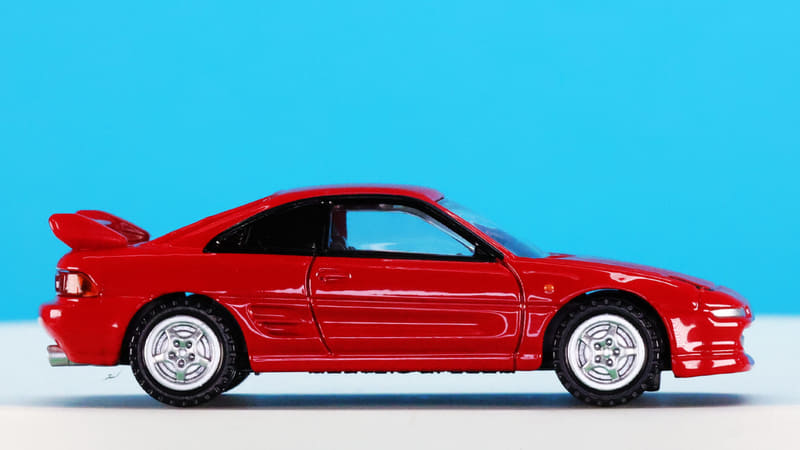 MR2はミッドシップレイアウトのスポーツカー！