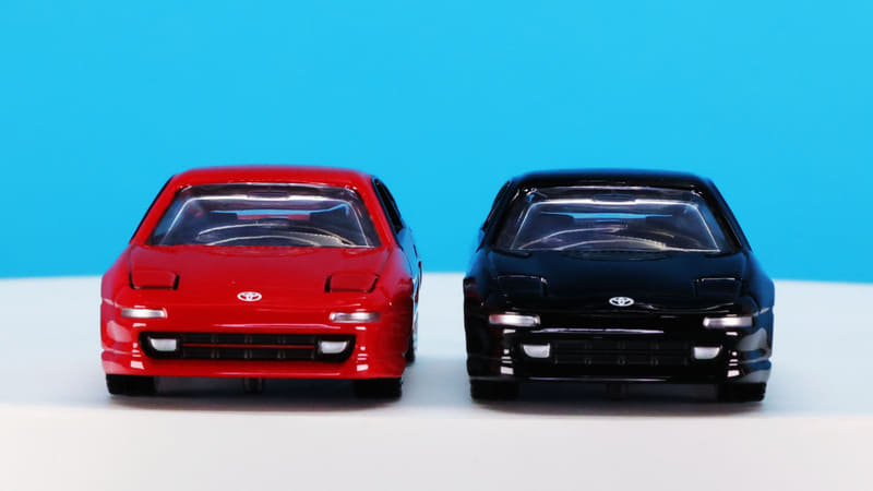 当時流行したリトラクタブルライト採用のフロントマスク