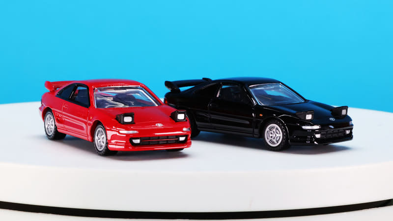 リトラクタブルライトが開閉するアクションを搭載