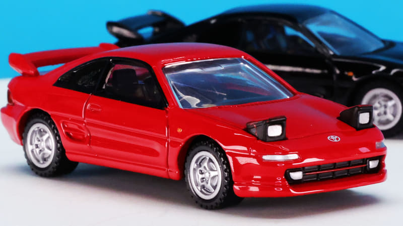 レーシーな印象のMR2のスタイリングがよくわかります