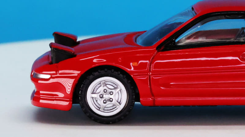 ホイールは奥のほうまでディテールが施されています！