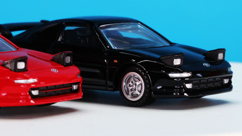 このシルバーの塗装が高輝度でキラッと光って見えます