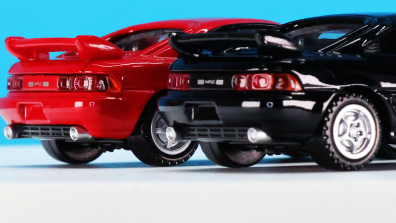 リアのコンビランプはクリアーパーツ。しかも細かいモールドが彫られています！