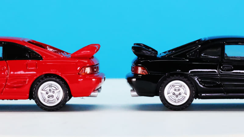 シルバー塗装のマフラーもあり、充実のリアセクションです