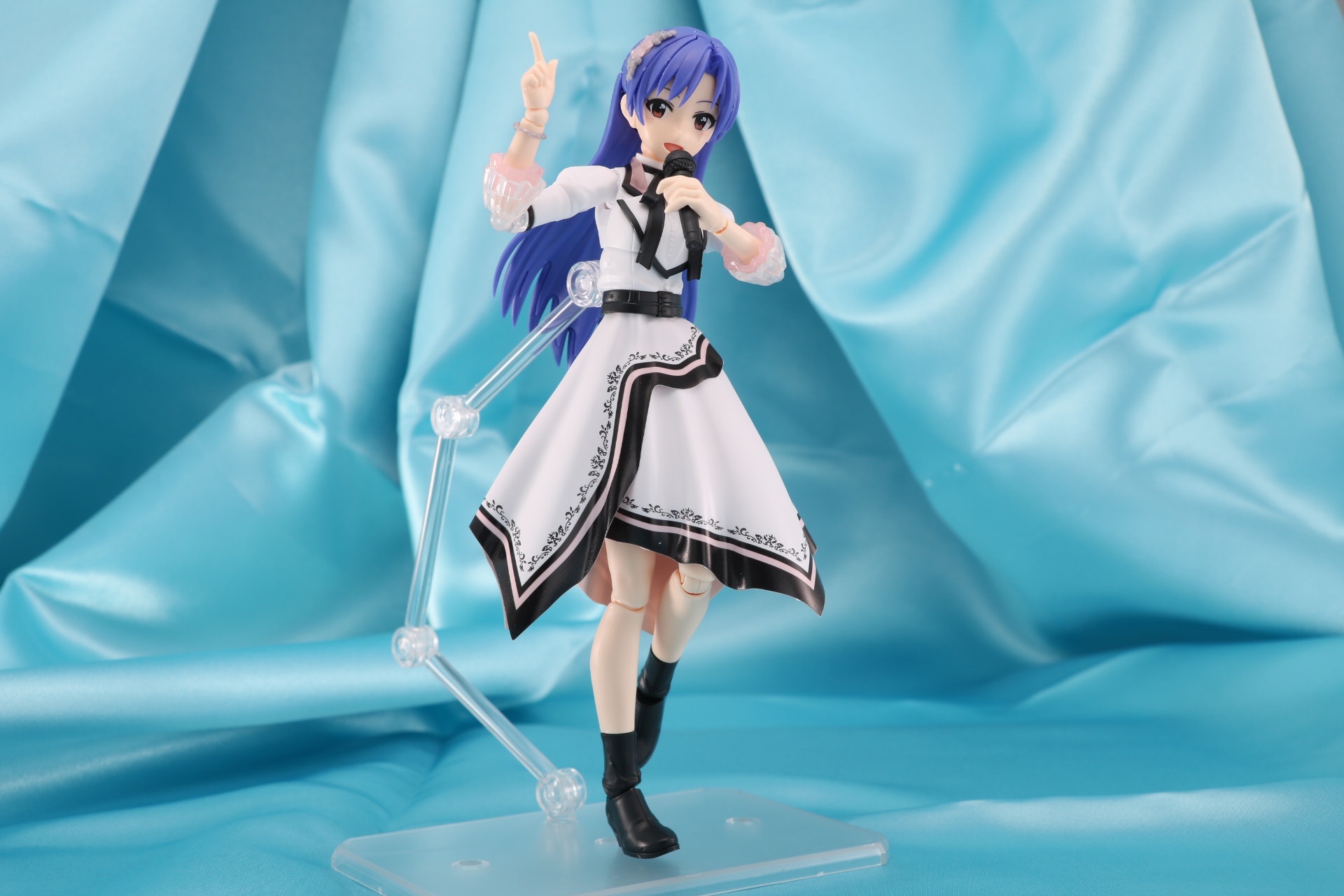 別売りの「アクションベース6」と合わせれば、ポーズの幅が広がる