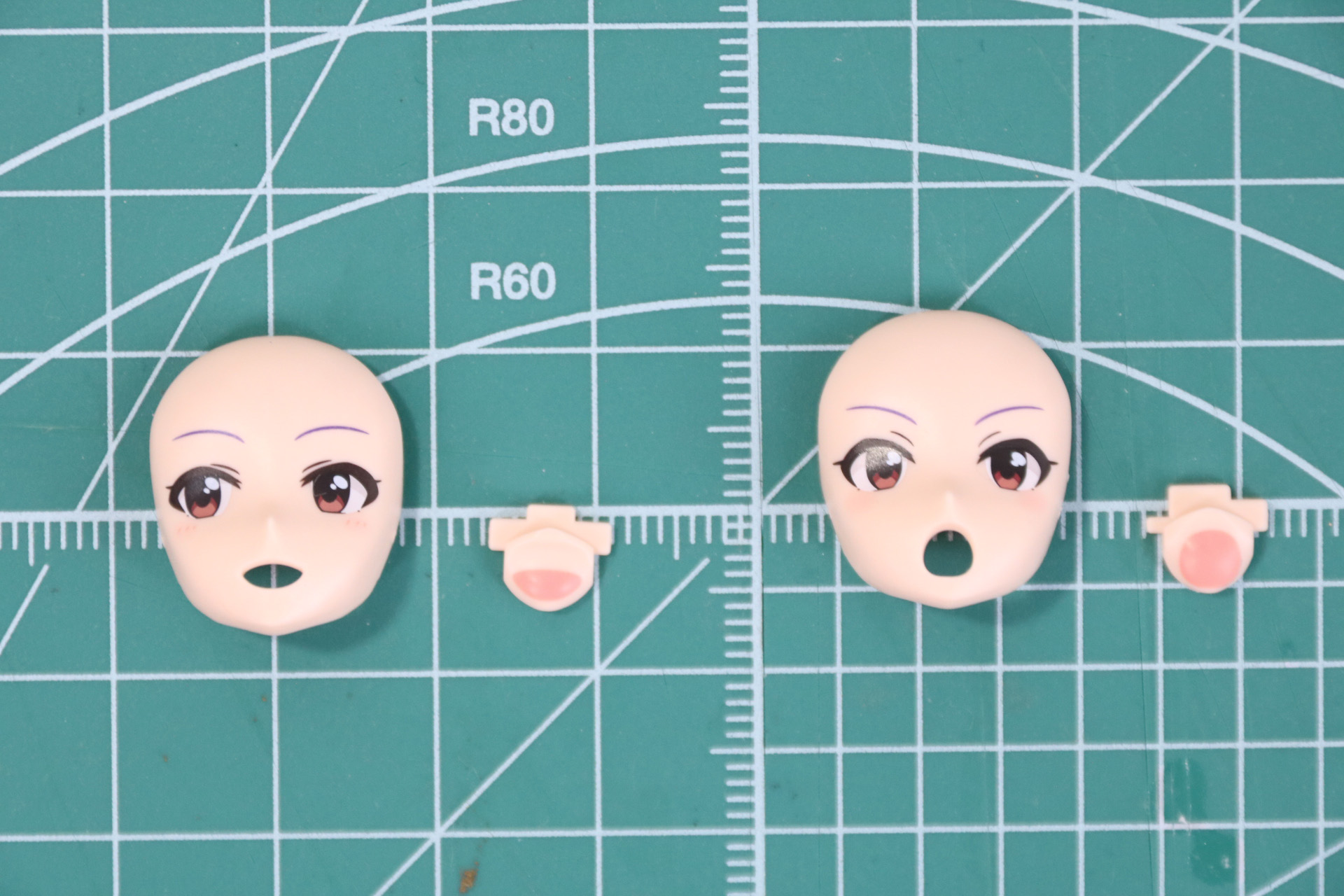 フェイスパーツの組み立て