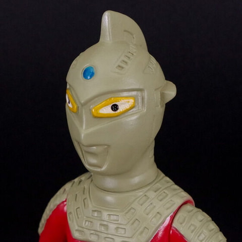ウルトラセブン」に登場するウルトラセブンや怪獣たちが昭和