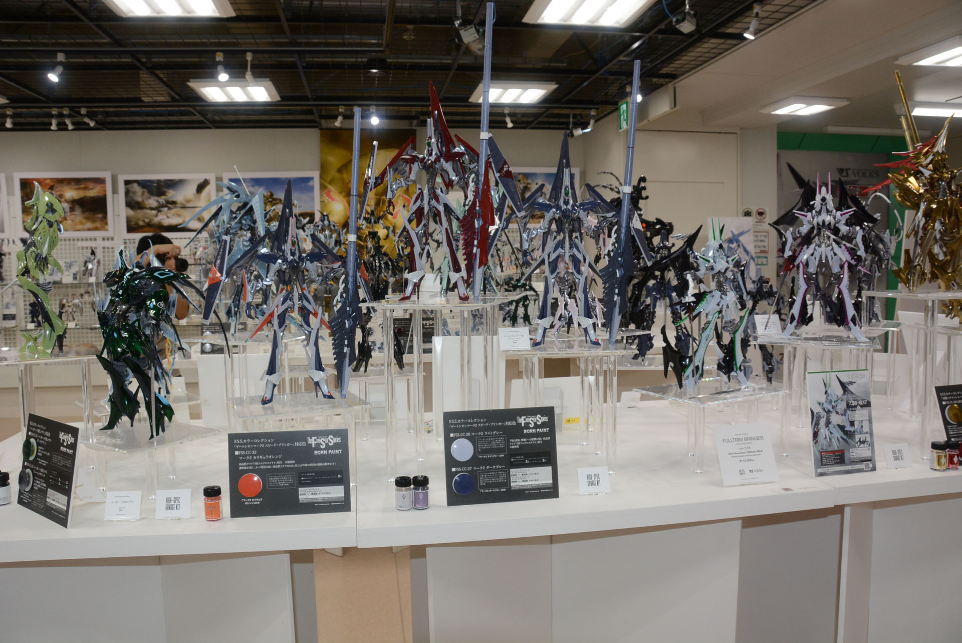 ずらりと並ぶ最新商品