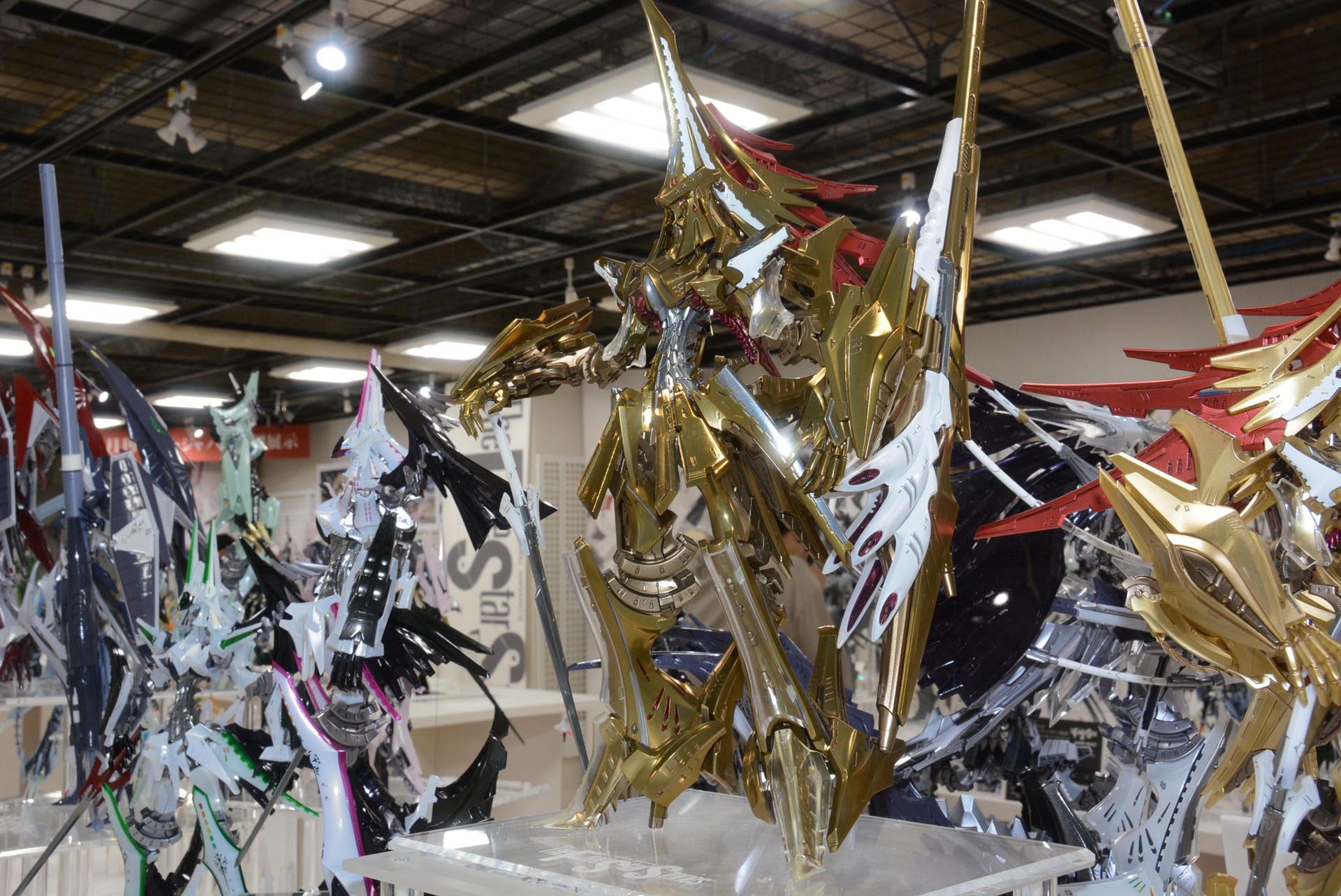 ずらりと並ぶ最新商品