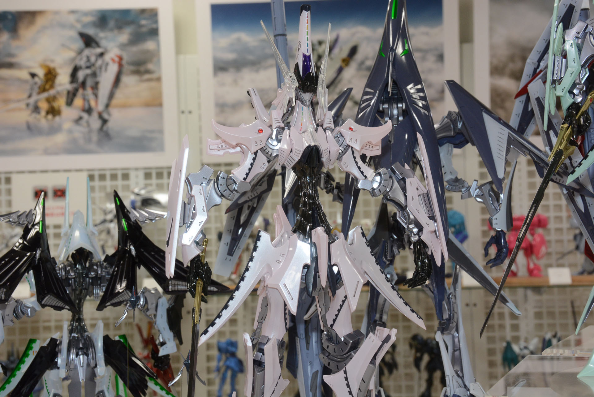 ずらりと並ぶ最新商品