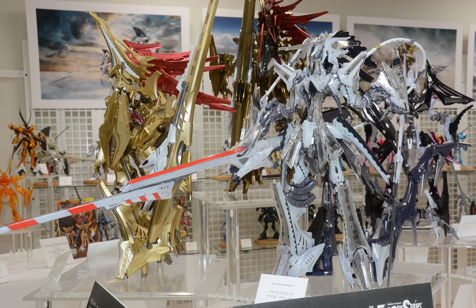 ずらりと並ぶ最新商品