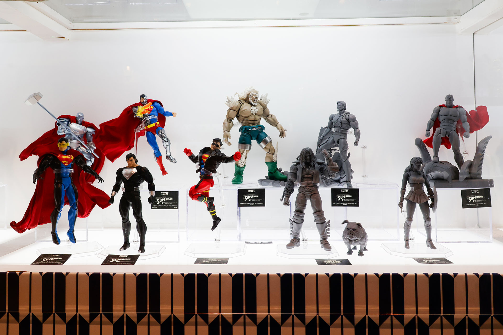 この中で新作は「LOBO」、「WONDER WOMAN（FOR TOMORROW Ver.）」、「SUPERMAN（FOR TOMORROW Ver.）」、「SUPERMAN（THE DEATH OF SUPERMAN Ver.）」、「DOOMSDAY（THE DEATH OF SUPERMAN Ver.）」の5点だ