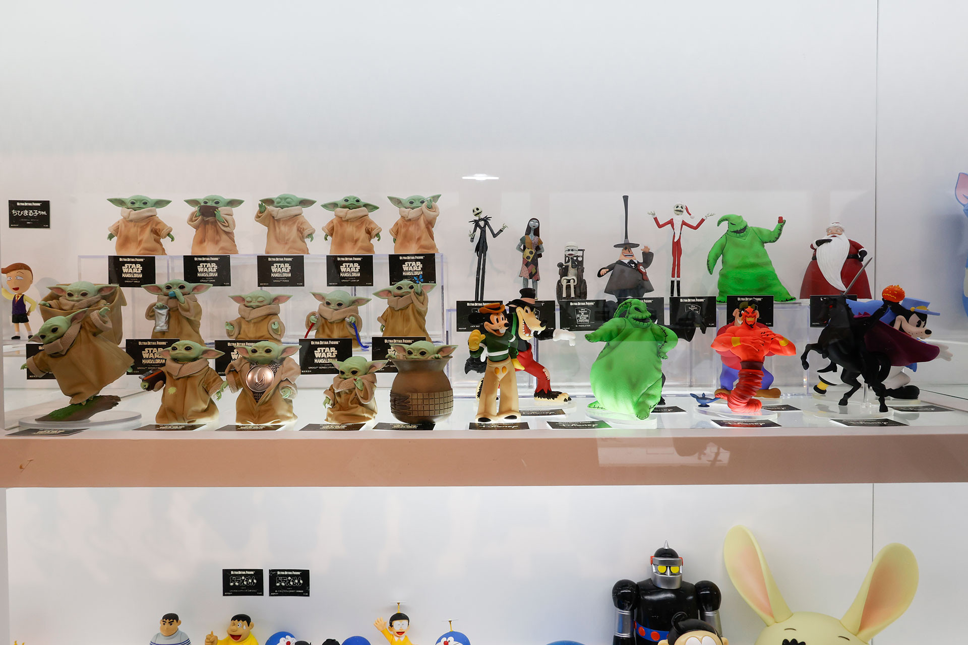 「マンダロリアン」からグローグーの新作として「GROGU SERIES 3 Beskar」、「GROGU SERIES 3 Balance training」、「GROGU SERIES 3 Gauntlet」、「GROGU SERIES 3 Force-stealing more snacks」、「GROGU SERIES 3 Hiding in a pot」の5種類が登場